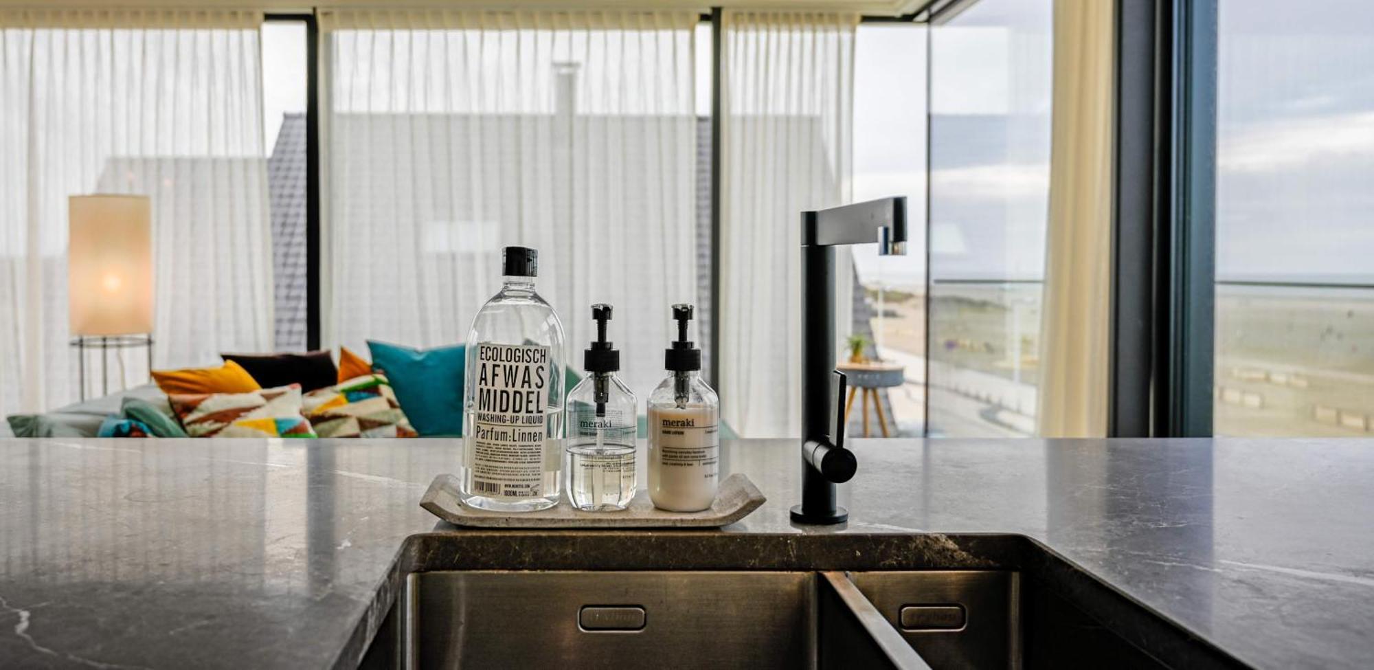 Penthouse La Naturale Zeezicht บรูจส์ ภายนอก รูปภาพ